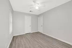 5009 Bataan Rd, Houston, TX 77033 - Photo 20