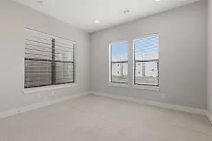 614 Thornton Rd, Houston, TX 77018 - Photo 14