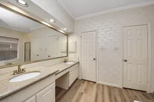 4418 Bermuda Dr, Sugar Land, TX 77479 - Photo 16