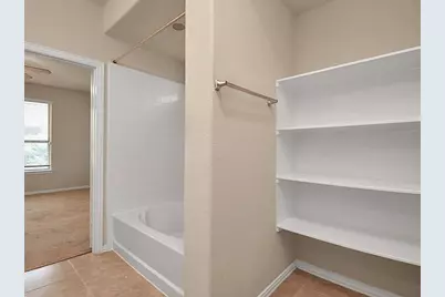 1605 Summer City Dr, Houston, TX 77047 - Photo 8