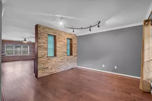12985 Trail Hollow Dr, Houston, TX 77079 - Photo 10