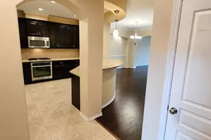 829 W 26th St, Houston, TX 77008 - Photo 2