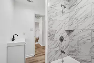 302 Lawrence St, Tomball, TX 77375 - Photo 22