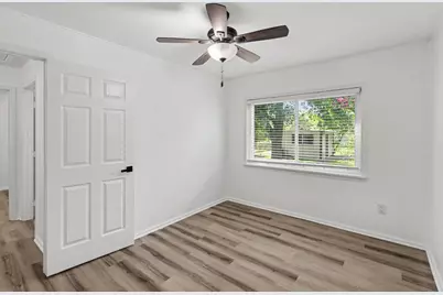 302 Lawrence Street, Tomball, TX 77375 - Photo 18