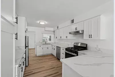 302 Lawrence Street, Tomball, TX 77375 - Photo 12