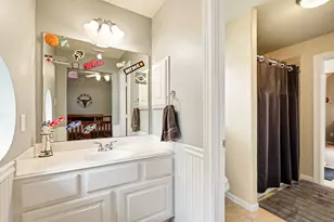 8111 Highland Green Dr Dr, Sugar Land, TX 77479 - Photo 24