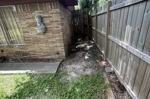 5711 Turtle Creek Rd, Houston, TX 77017 - Photo 22