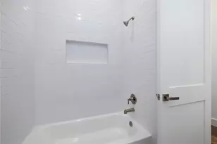 1049 Broadmoor Dr, Huntsville, TX 77340 - Photo 22