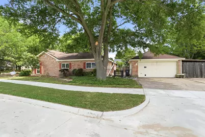 15725 Lakeview Drive, Jersey Village, TX 77040 - Photo 4