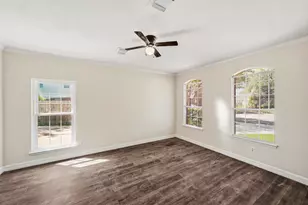 215 Crabapple Dr, Baytown, TX 77520 - Photo 20