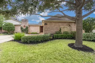 12835 Chimes Dr, Houston, TX 77077 - Photo 2