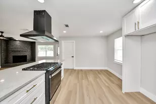 6023 Lattimer Dr, Houston, TX 77035 - Photo 30