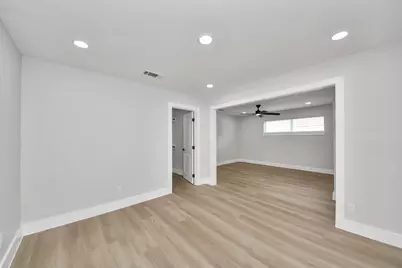 6023 Lattimer Drive, Houston, TX 77035 - Photo 26