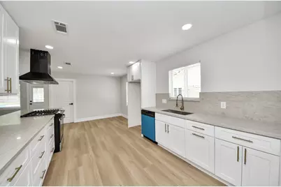 6023 Lattimer Drive, Houston, TX 77035 - Photo 26