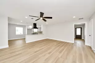 6023 Lattimer Dr, Houston, TX 77035 - Photo 20