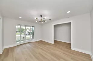 6023 Lattimer Dr, Houston, TX 77035 - Photo 16