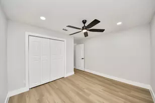 6023 Lattimer Dr, Houston, TX 77035 - Photo 24