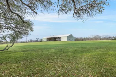 1115 County Rd 307, Alleyton, TX 78935 - Photo 6