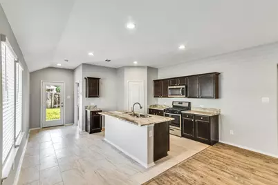 16831 Silent Pines Court, Conroe, TX 77302 - Photo 10