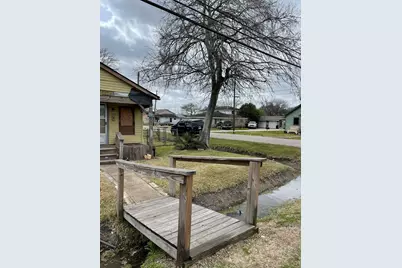 2202 Jones Road, Baytown, TX 77521 - Photo 2