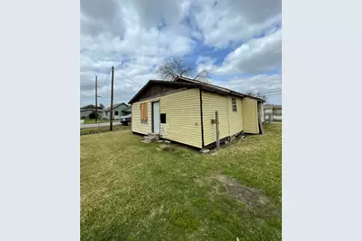 2202 Jones Road, Baytown, TX 77521 - Photo 4