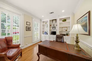 3 Martin Ln, Spring Valley Village, TX 77055 - Photo 2