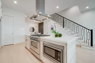 1010 E 26th St, Houston, TX 77009 - Photo 2