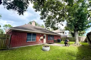 1806 Oakwood Dr E, Pearland, TX 77581 - Photo 20