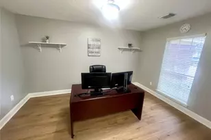 1806 Oakwood Dr E, Pearland, TX 77581 - Photo 6