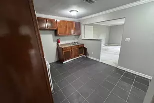 7343 Forrestal St, Houston, TX 77033 - Photo 4