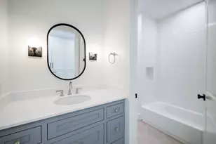 2031 Saxon Dr, Houston, TX 77018 - Photo 24