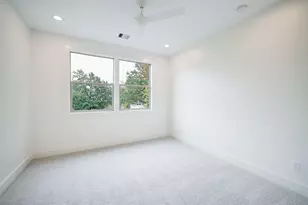 2031 Saxon Dr, Houston, TX 77018 - Photo 18