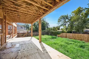 2031 Saxon Dr, Houston, TX 77018 - Photo 28