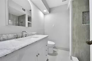 131 Phanturn Ln, Bellaire, TX 77401 - Photo 12