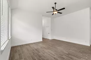 4707 Harrington Gate Dr, Texas City, TX 77590 - Photo 4