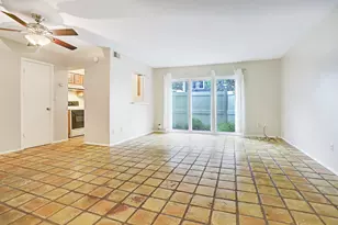 305 Avondale St, Houston, TX 77006 - Photo 2