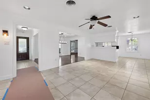 10309 Ivyridge Rd, Houston, TX 77043 - Photo 16