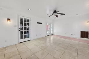 10309 Ivyridge Rd, Houston, TX 77043 - Photo 14