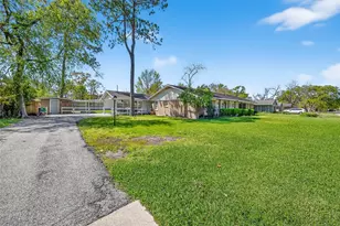 10309 Ivyridge Rd, Houston, TX 77043 - Photo 2