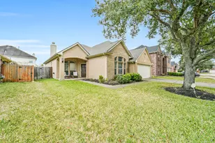 2612 Sun Flare Ln, Pearland, TX 77584 - Photo 1