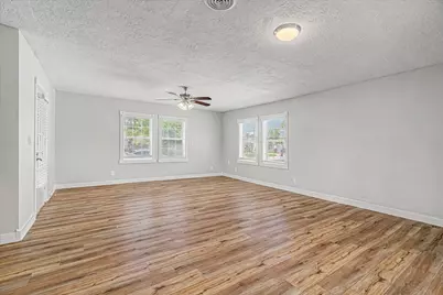 1114 W 5th Street, Freeport, TX 77541 - Photo 6