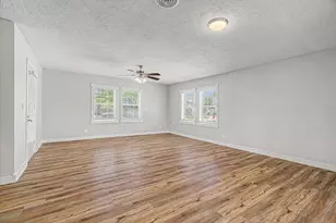 1114 W 5th St, Freeport, TX 77541 - Photo 6