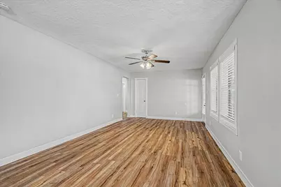 1114 W 5th Street, Freeport, TX 77541 - Photo 8
