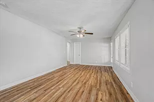 1114 W 5th St, Freeport, TX 77541 - Photo 8