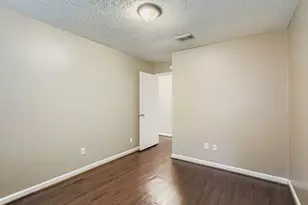 5607 Circlegate Dr, Spring, TX 77373 - Photo 18