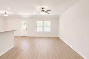 11760 Whirlaway Dr, Willis, TX 77318 - Photo 8