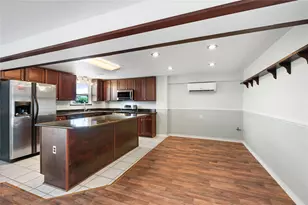 920 Bonita St, Bayou Vista, TX 77563 - Photo 10