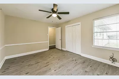 405 N Burnett Drive, Baytown, TX 77520 - Photo 14