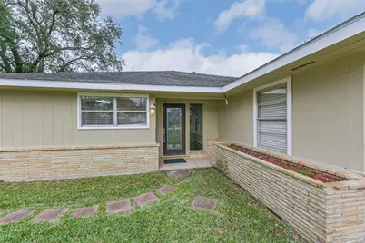 405 N Burnett Drive, Baytown, TX 77520 - Photo 2