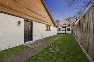 9639 Weatherwood Dr, Houston, TX 77080 - Photo 28